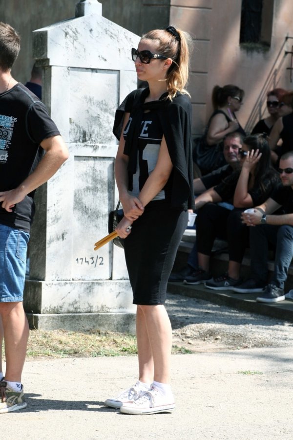 sahrana-dijana-milojkovic-201702-photo-e-stock-mirko-rodic-1000x0