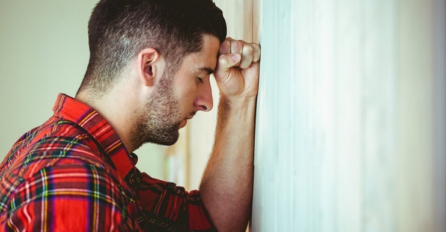 "Bio sam s njom cetiri i pol godine u vezi. Sada imam 29 god i na sve gledam drugacije. Prekinuli smo prije 3 godine. Ipak jos je se svaki dan sjetim. Kajem se sto sam..."