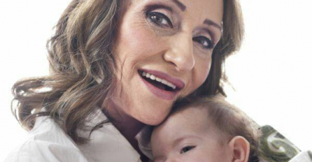 RODILA JE U 52.godini i ŠOKIRALA REGION! Svi su samo o njoj pričali, osuđivali ili podržavali! Kaže da je ovaj komentar najviše ZABOLIO, a djevojčica je danas preslatka...kad je vidite otopit će vam srce