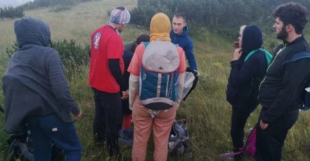 PORODICA NESTALA NA ČVRSNICI: GSS ih pronašao promrzle i gladne! Djeca ih u suzama dočekala! Mislili su da je kraj