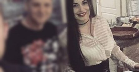 Jučer je cijeli region gledao pjevačicu koja PUCA NA SLAVLJU: Evo ko je ona i KAKO IZGLEDA kad se lati mikrofona bez pištolja!