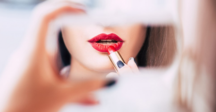 "Došla sam kod dečka u stan, gledali smo film, u jednom trenutku sam otišla u wc. Kad sam ušla u kupatilo vidjela sam crveni karmin"