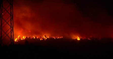 POŽAR BUKTI PREMA PLAŽI I HOTELIMA! Evakuišu ljude! Najljepšem evropskom odmaralištu PRIJETI KATASTROFA! Štete milionske!