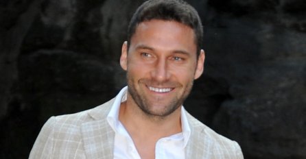 SVI BRUJE O PAPUČAMA DUŠKA TOŠIĆA: Uvijek je besprijekorno obučen, ali ovakvo nešto NISMO OČEKIVALI (FOTO)