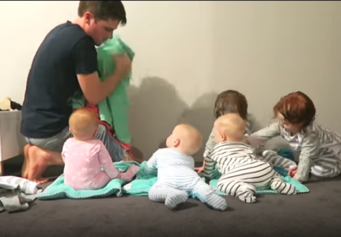 Super tata demonstrirao je kako uspješno spremiti šestero djece za spavanje (VIDEO)