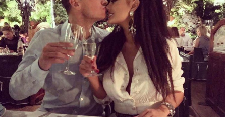 DAVID DRAGOJEVIĆ PROSLAVIO ROĐENDAN, A KAD JE VIDIO ŠTA SU MU BRAT I DALILA KUPILI ZANIJEMIO JE: Tek se pomirili, a kad je otvorio poklon pred KAMEROM, nije mogao sebi doći! (FOTO)