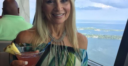 ONA IMA ŠESTERO UNUČADI: Ali kad skine majicu ništa vam neće bit jasno, NJENOM MUŽU SE OVO SVIĐA! (FOTO)