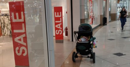 SLIKA IZ TRŽNOG CENTRA ZAPREPASTILA LJUDE: Kakav roditelj moraš biti da URADIŠ OVAKVU GADOST? (FOTO)