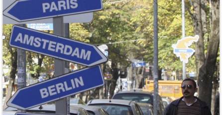 OBJAVA BOSANKE HIT NA INTERNETU: Dijaspora je zlo, ogromne CICIJE.."šparaju" svaki fening a onda dođu NAMA DA SE PRSE! Nismo mi sisali vesla!