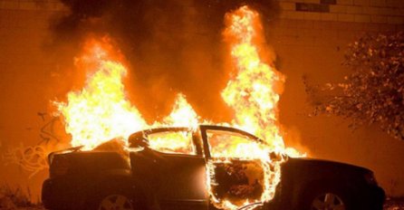 Zapaljen automobil u sarajevskom naselju Hrasno