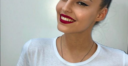 DŽEJLA RAMOVIĆ OBJAVILA SLIKU, ALI SVI SU ODMAH POGLEDALI U NJENE NOGE: Pogledajte šta je obukla, OVO JOŠ NIKO NIJE URADIO! (FOTO)