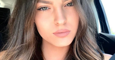 DŽEJLA RAMOVIĆ OBJAVILA SLIKU IZ ŠPANIJE: Nikada ljepše nije izgledala, A POGAĐAJTE KO JE S NJOM! (FOTO)