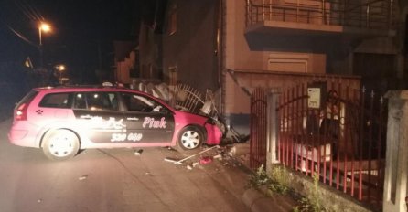 Nije imao da plati vožnju, stavio nož na lice taksiste pa mu oteo vozilo