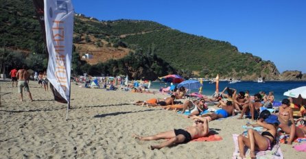 OBJAVILI KAD OTVARAJU PLAŽE: Turisti su dobro došli, ali ALI MORAĆE DA IMAJU JEDAN DOKUMENT!