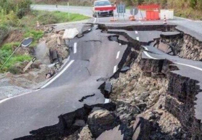 TRESLO SE TLO, LJUDI U PANICI ISTRČALI IZ KUĆA, NESTALO STRUJE: Pogodio ih snažan zemljotres, čekaju se grozne informacije