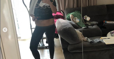 PRVO JE MALO ZAGRNULA MAJICU, A ONDA POKAZALA CIJELI STOMAK: Zatvorila se u kuću i mjesecima vježbala, kad su vidjeli SLJEDEĆU  SLIKU ZANIJEMILI SU!