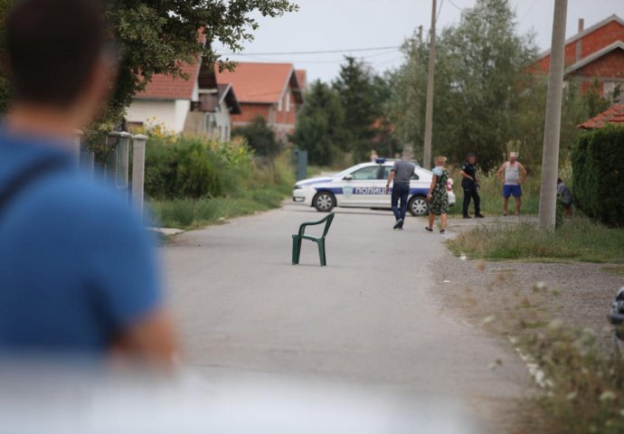 OBJAVLJENI DETALJI DRAME, KRENUO DA UBIJE DJECU, SUPRUGU I MAJKU! Ispalio 3 metka u ženu, četvrti mu se zaglavio u cijevi, pa sebi prerezao vrat!
