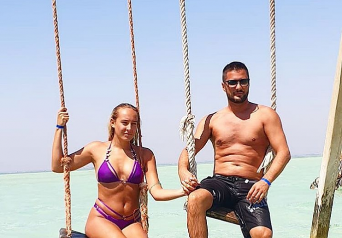 LUNA NA SVIM SLIKAMA IZGLEDA ZATEGNUTO BEZ CELULITA, A SADA JE MARKO OBJAVIO JEDNU NEFOTOŠOPIRANU SLIKU: Stomak napuhan, ovo je LUNIN pravi izgled, bez FILTERA!