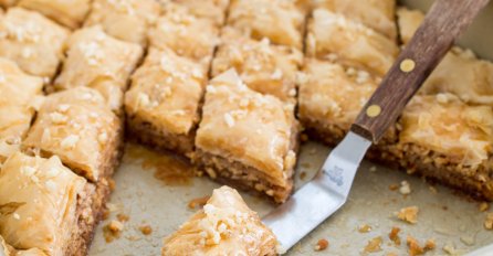 SVAKI PUT USPJEVA: Ovo je recept za savršenu BAJRAMSKU BAKLAVU, svi će tražiti da im odate tajnu!