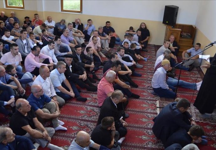 Srebrenica: Centralna bajramska svečanost održana u Bijeloj džamiji