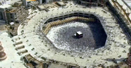 UŽIVO IZ MEKKE: Pogledajte kako je trenutno kod Kabe (VIDEO)