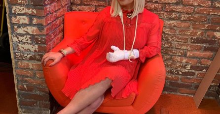 VODITELJICA DEA ĐURĐEVIĆ POSLIJE 6 MJESECI SKINULA GIPS: Evo kako njena ruka sada izgleda, SVI OVO GLEDAJU U SUZAMA!