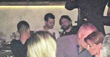 EKSKLUZIVNE SLIKE, FILIP ŽIVOJINOVIĆ UHVAĆEN  U NOĆNOM PROVODU: Pio skupa pića, a za stolom bila i JEDNA ŽENA!