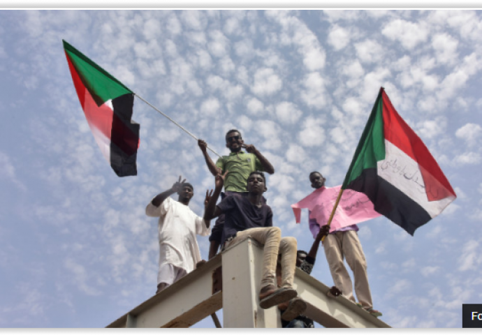 SUDAN: Vojska i demonstranti potpisali konačni sporazum o podjeli vlasti