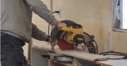 PREDIVNO: Nabavio je daske i djevojci za rođendan napravio prelijep poklon, oduševila se kad je ušla u sobu!  (FOTO)