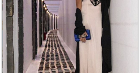 HAOS na Mikonosu: MAJA ŠUPUT VAN SEBE! Uhvatila muža sa atraktivnom plavušom! Evo šta mu je poručila! ŠOK!