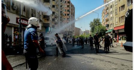 Protesti u Turskoj: Policija koristila suzavac i vodeni top protiv demonstranata
