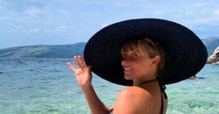 KARLEUŠA NAGOVORILA SUZANU POPOVIĆ DA OBJAVI SLIKU U BIKINIJU: Nakon ove objavila je JOŠ PROVOKATIVNIJU, komentari su brutalni, "OVO TI NIJE TREBALO"