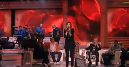 TRUDNA SRPSKA PJEVAČICA, ČESTITKE PRISTIŽU SA SVIH STRANA: Svog partnera krije od javnosti, a sad je SVE ISPLIVALO!