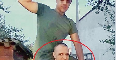 ZORAN MARJANOVIĆ GO DO POJASA, DRŽI SINA NA RAMENIMA: Dobro pogledajte šta nosi OKO VRATA! (FOTO)