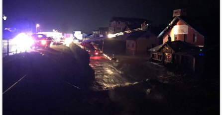 BURNA NOĆ U OVOM BH GRADU! Vanredno stanje: Poplavljene kuće, škole i preduzeća, putevi blokirani, ljudi evakuisani (FOTO)