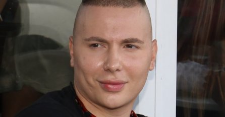 CIJELI LICE KRVAVO, BRENDON ZAPREPASTIO SVE OBJAVOM: Evo šta mu se desilo, FANOVI U ŠOKU