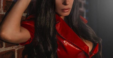 NASLIJEDILE LJEPOTU OD MAME: Mia Borisavljević je prava bomba, a tek da joj vidite sestru... NE ZNA SE KOJA JE LJEPŠA!