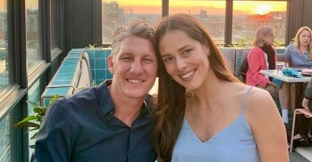 PORODILA SE ANA IVANOVIĆ, SVI ČESTITAJU: Objavila emotivnu fotografiju iz bolnice!