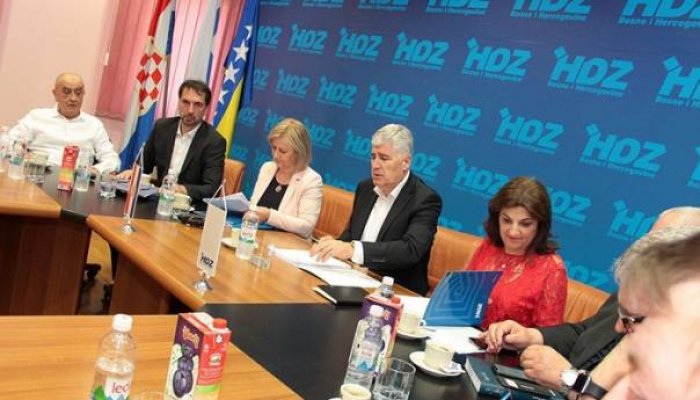 nakon-stava-sad-a-hdz-postao-blizi-komsicu-nego-dodiku-hdz-sjednica-5d617b222687f