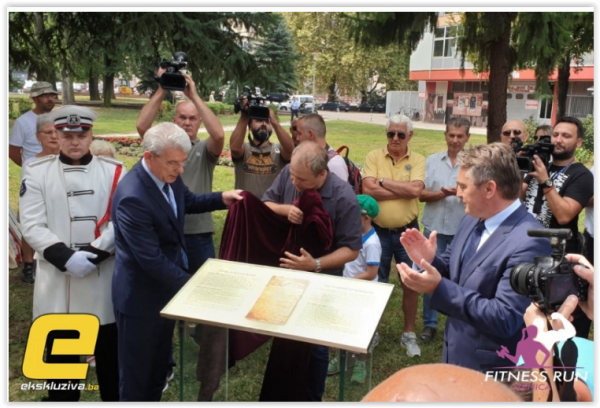 screen-shot-09-01-19-at-12-43-pm-002