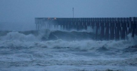 VIDEO Najjači uragan u povijesti uništava Bahame, vjetar ide preko 320km/h, a najgore tek dolazi!