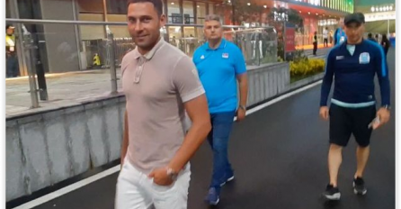 JELENA KARLEUŠA U KRATKOJ HALJINICI DOPRATILA KĆERKE U ŠKOLU: A onda su uslikali Duška, evo gdje je bio za to vrijeme