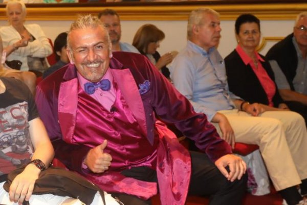 69739889-787553334996447-3615696567207460864-n