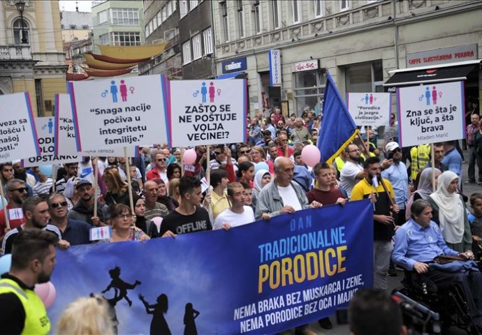 U Sarajevu održana mirna šetnja “Dan tradicionalne porodice“