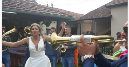 Otac gledao utakmicu, A EVO ZBOG ČEGA MILIJANINA MAJKA NIJE DOŠLA NA KĆERKINU SVADBU! Ovo je ŠOK! Niko nije ni slutio šta je razlog!