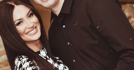 ANDREANU ČEKIĆ JE ZAPROSIO OŽENJENI DEČKO: Iako je UDATA, nije je sprečavalo da izgovori SUDBONOSNO DA, a niko nije očekivao da će baš OVA PJEVAČICA plakati zbog njih dvoje! GUŠILA SE U SUZAMA!