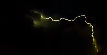 OVAJ FOTOGRAF je snimio rijetku i vrlo opasnu pojavu,  a kada vidite o čemu je riječ, NEĆE VAM BITI DOBRO! VIDEO