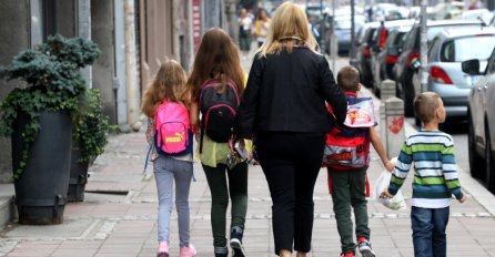 PANIKA U GRADOVIMA SRBIJE, DJEVOČICE SE JAVLJAJU GINEKOLOZIMA: A kada ih pregledaju, zanijeme od šoka i odmah zovu roditelje!