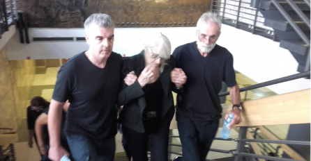 NAJPOTRESNIJA SCENA SA KOMEMORACIJE REPERU: Gruovu majku iznijeli iz sale, A KAD SU VIDJELI OCA SRCE IM SE SLOMILO (FOTO)