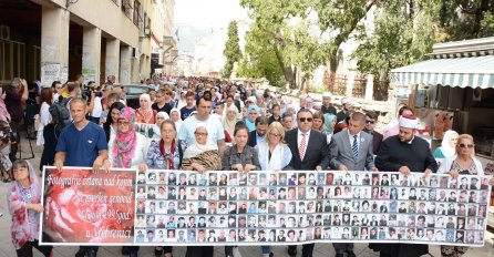 Mirno okupljanje i šetnja majki Srebrenice po prvi put održana u Mostaru